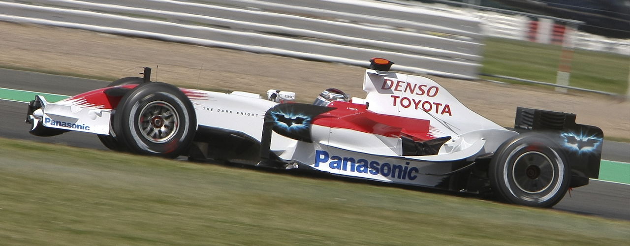 Jarno Trulli con el Toyota TF108 en el Gran Premio de Gran Bretaña, Foto: Marc Evans, CC 2.0