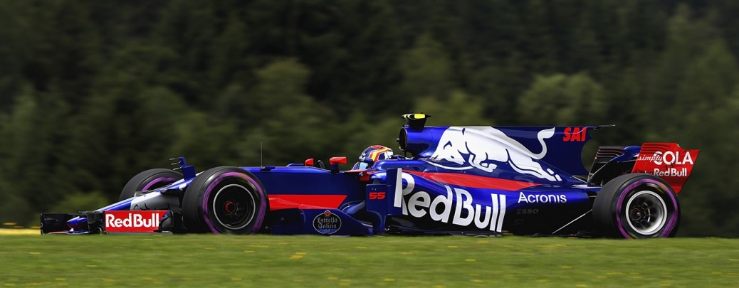 Toro Rosso STR12, Sáinz conduce en los entrenamientos del Gran Premio de Austria 2017. Photo: Mark Thompson / Getty Images. Red Bull