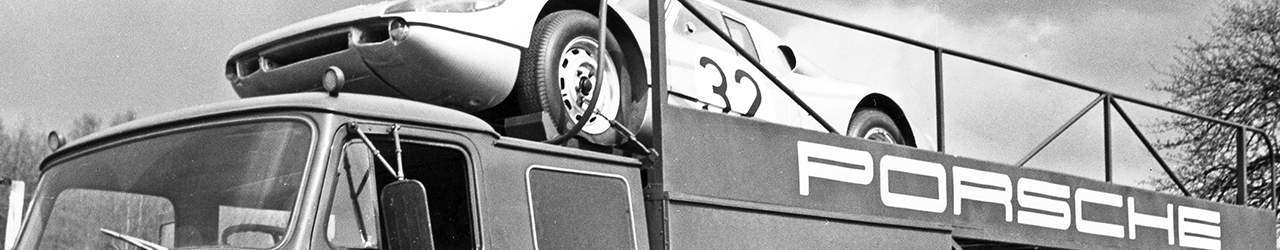 Camión de Porsche en la llegada a los entrenamientos de las 24 Horas de Le Mans 1964. Foto: Porsche